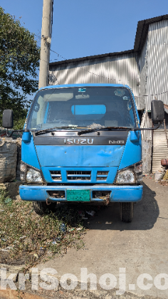 Isuzu Nkr truck
